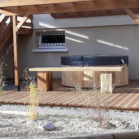 Holiday home Grand Des Pins Chaumousey